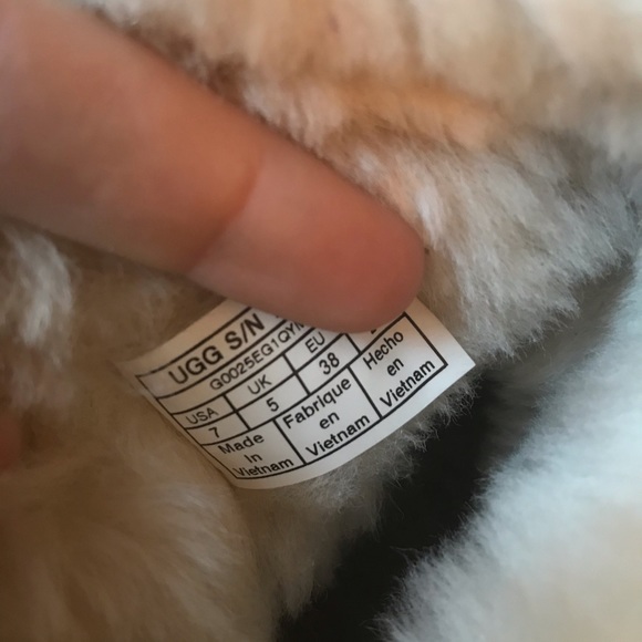 UGG Golden Mini Bailey Bow Sparkle Boots - Picture 5 of 5